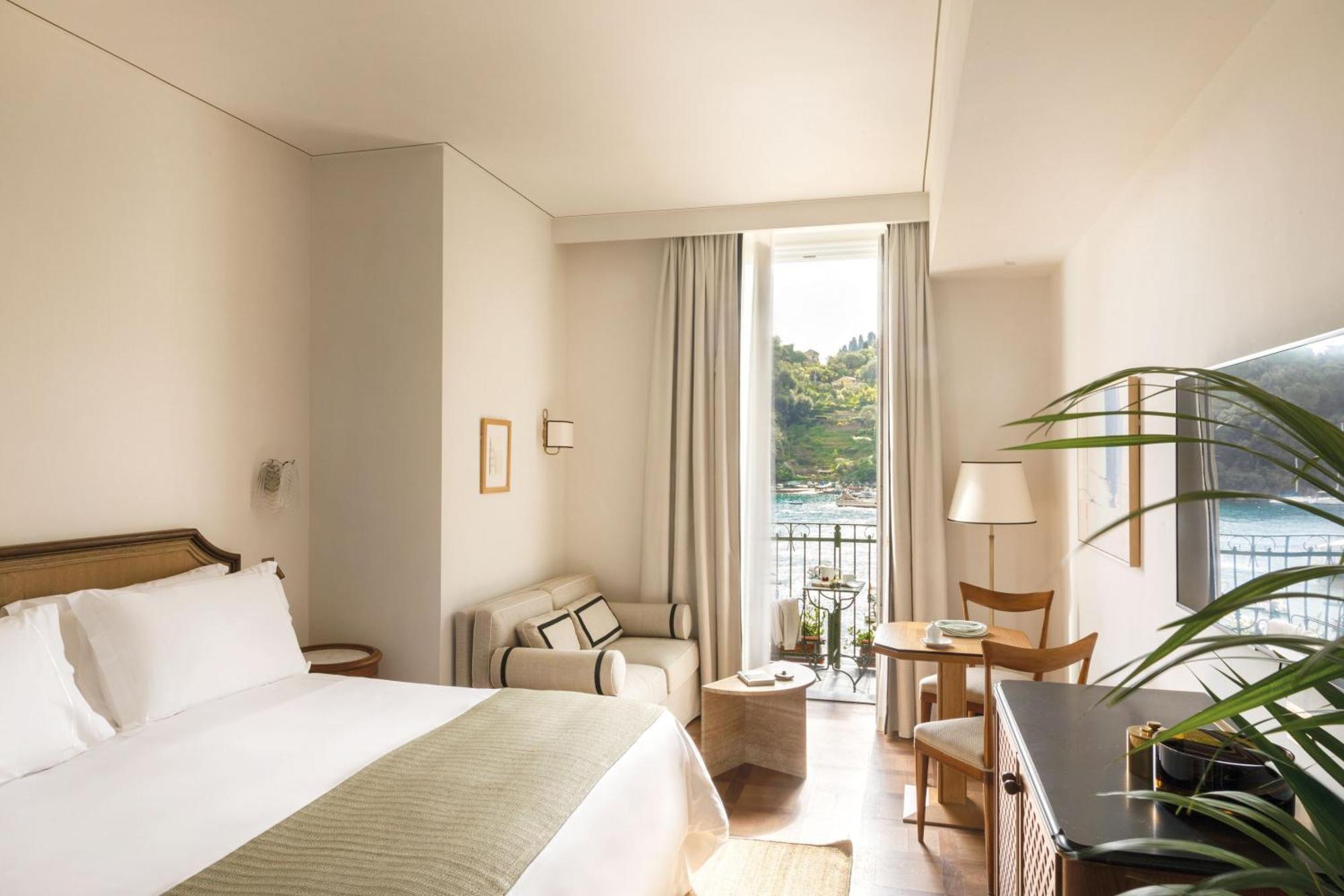 Junior Suite with Balcony and Sea View